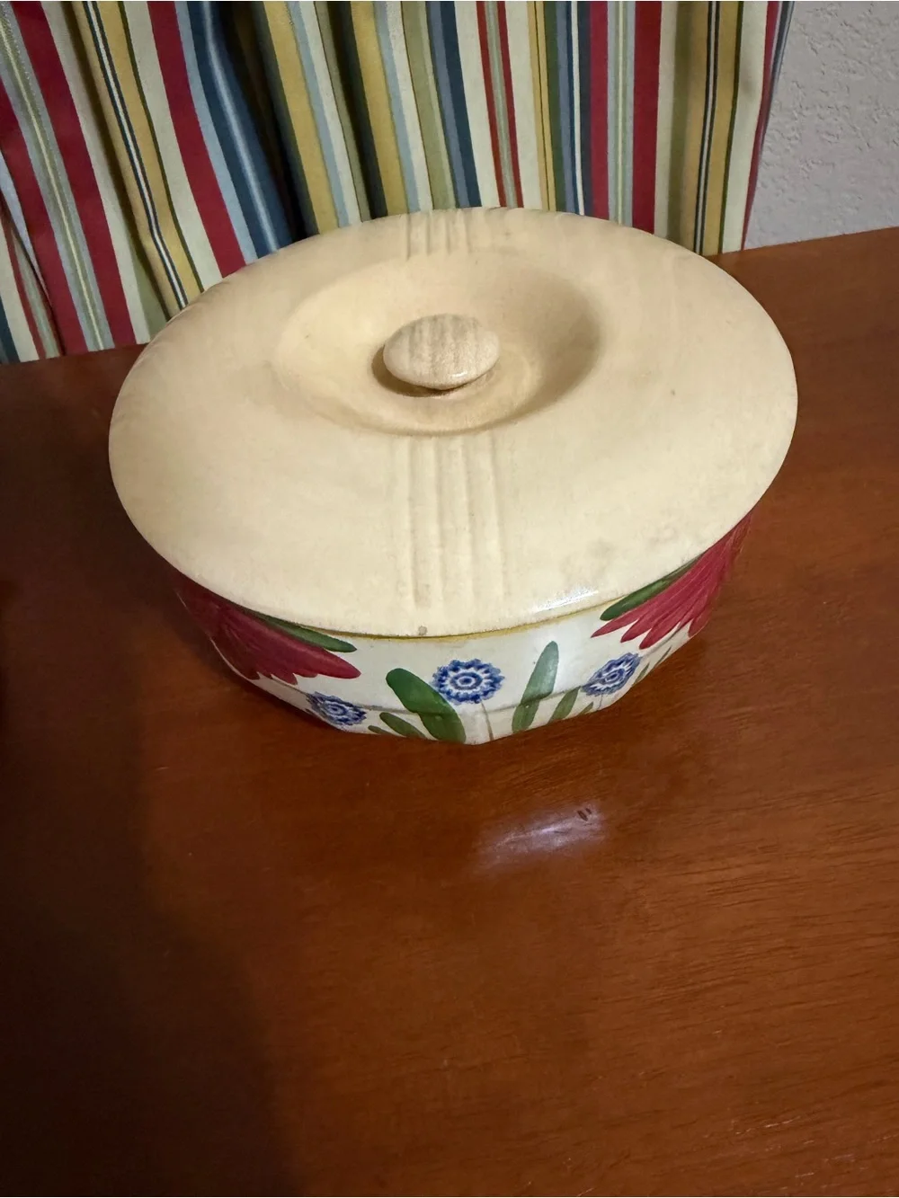 Nimy Imperiale Royal Stick Bowl with Lid. Made in Belgium. 7x3”